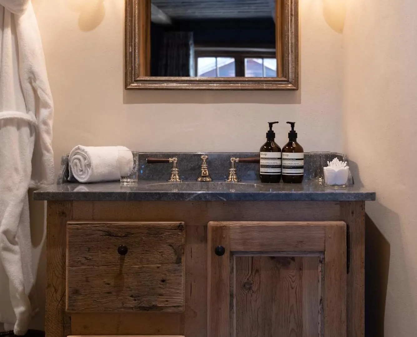 Eleven Chalet Hibou Le Miroir Resort
