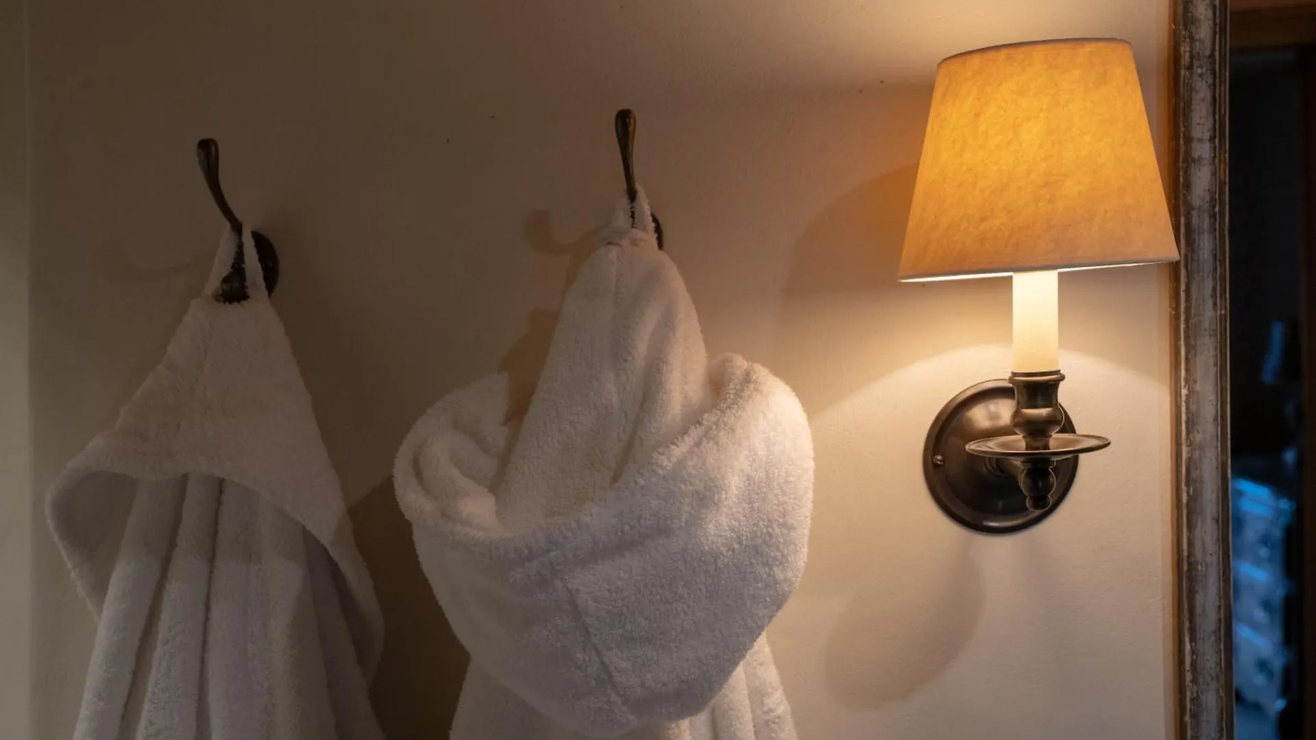 Eleven Chalet Hibou Le Miroir Fransa