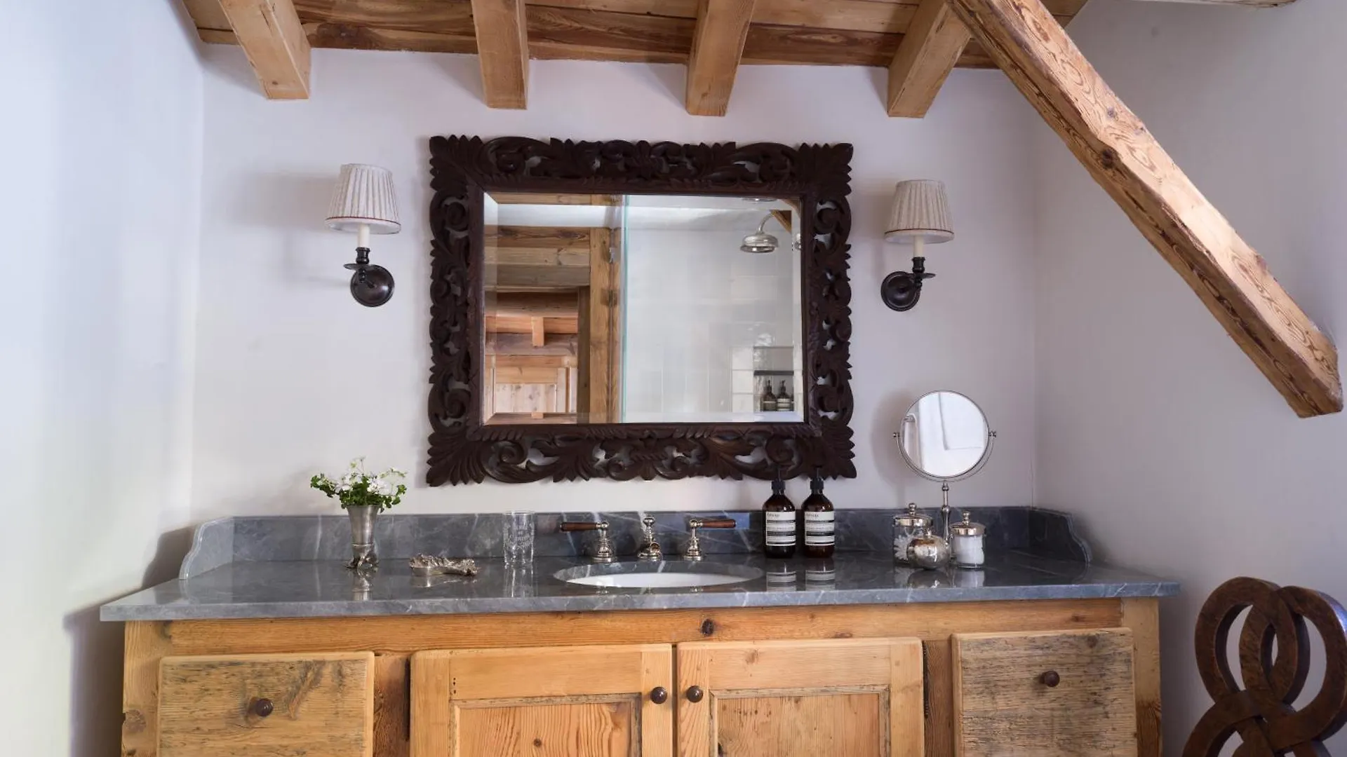 Eleven Chalet Hibou Le Miroir