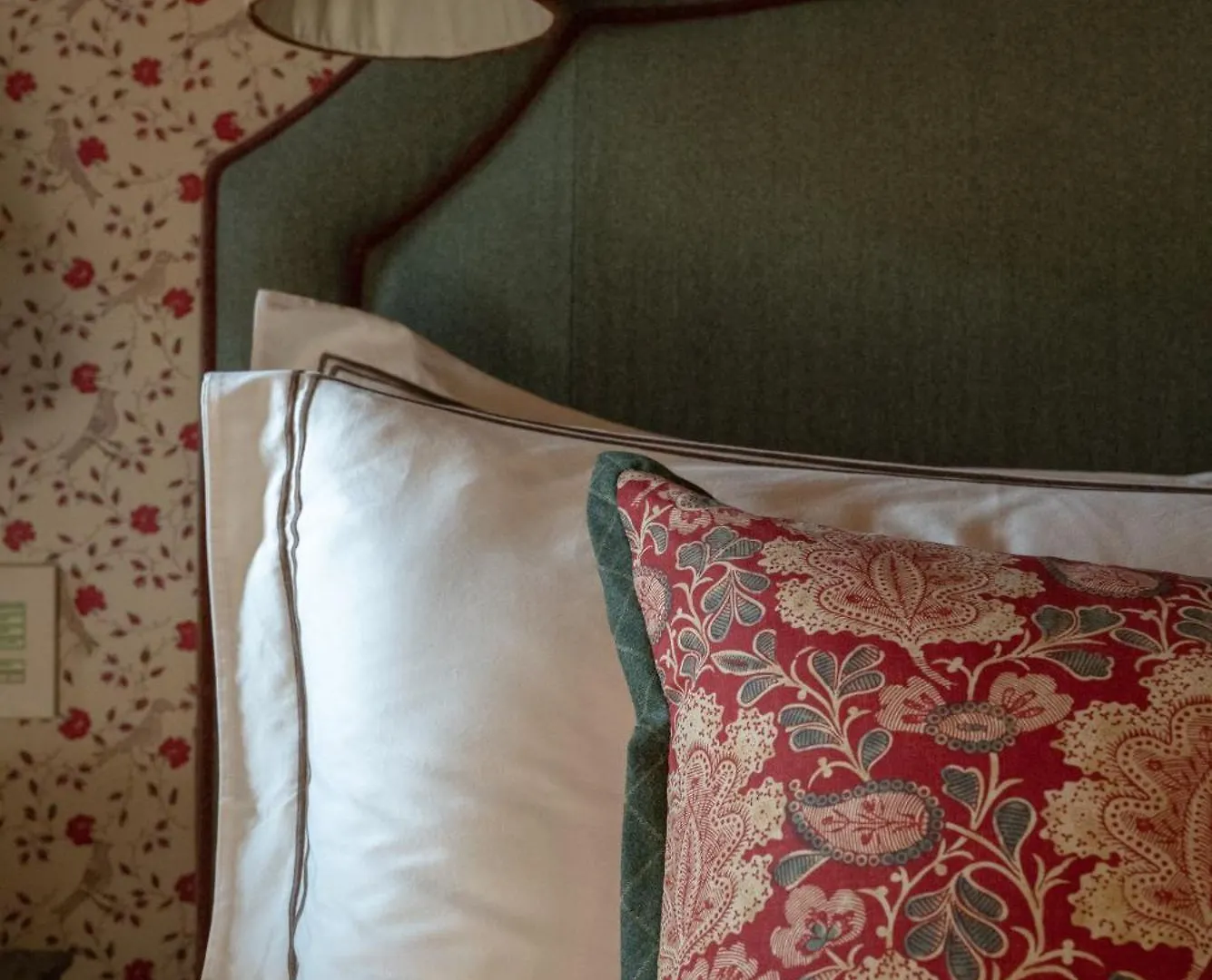 Eleven Chalet Hibou Le Miroir